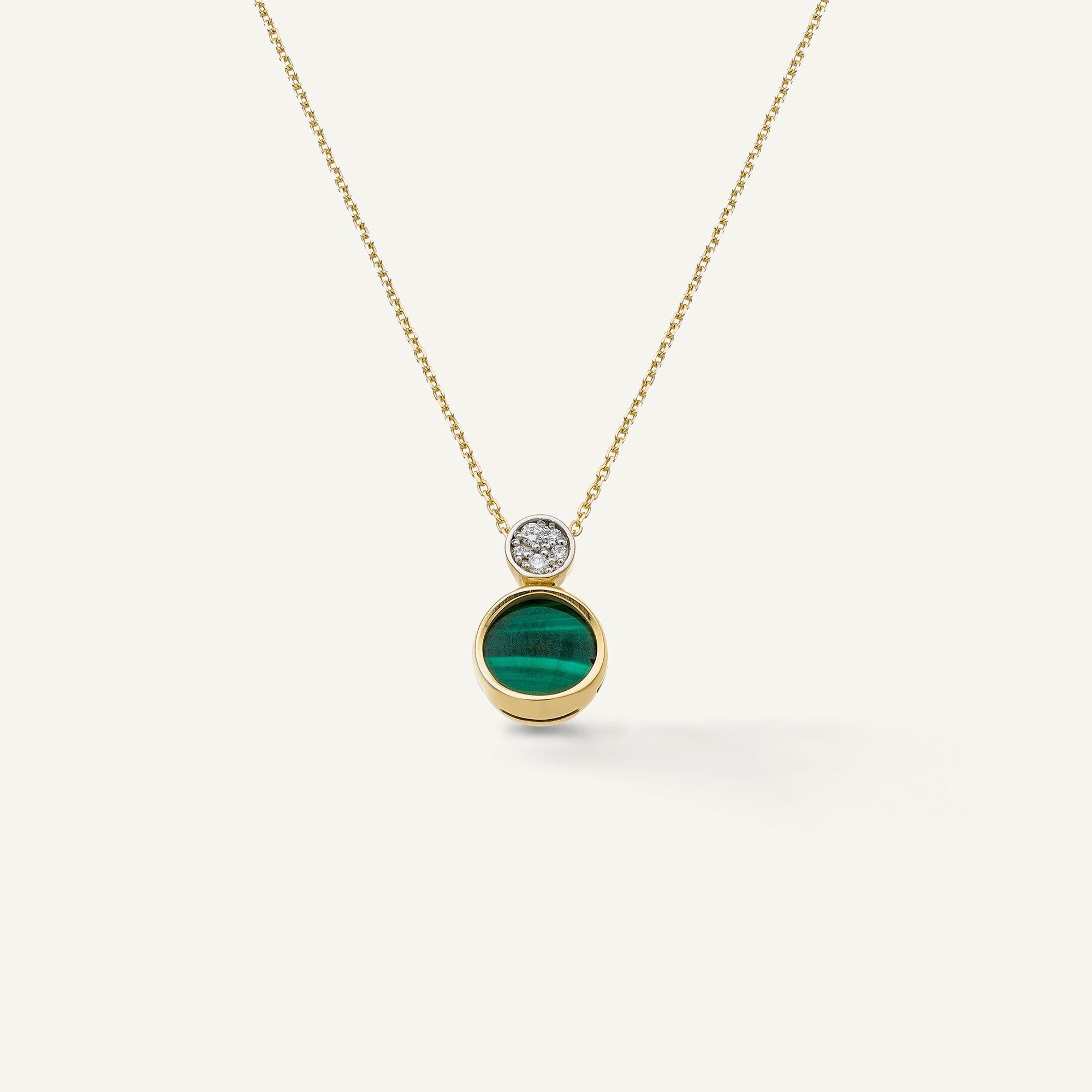 Collana in oro con madreperla e diamanti