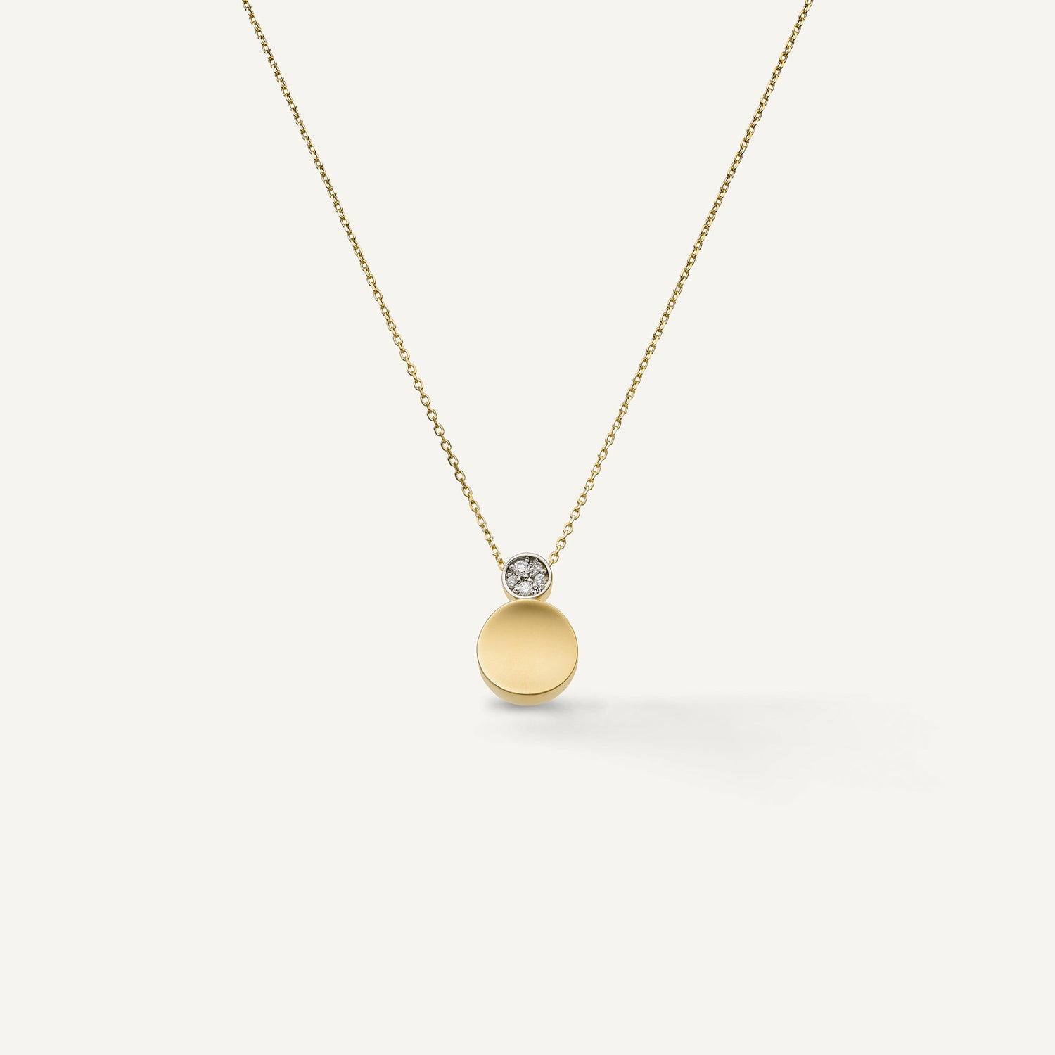 Gold necklace with diamonds