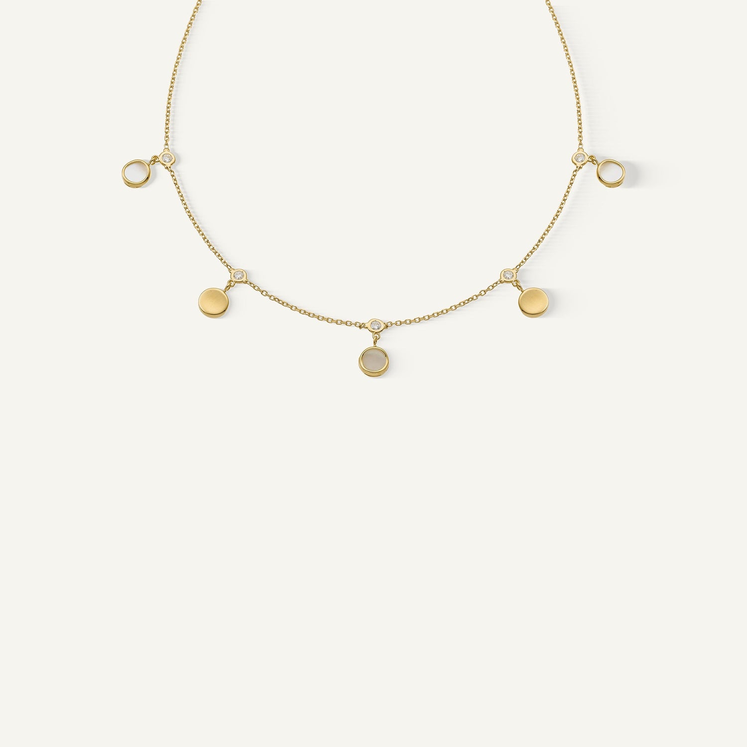 Collana in oro con madreperla e diamanti