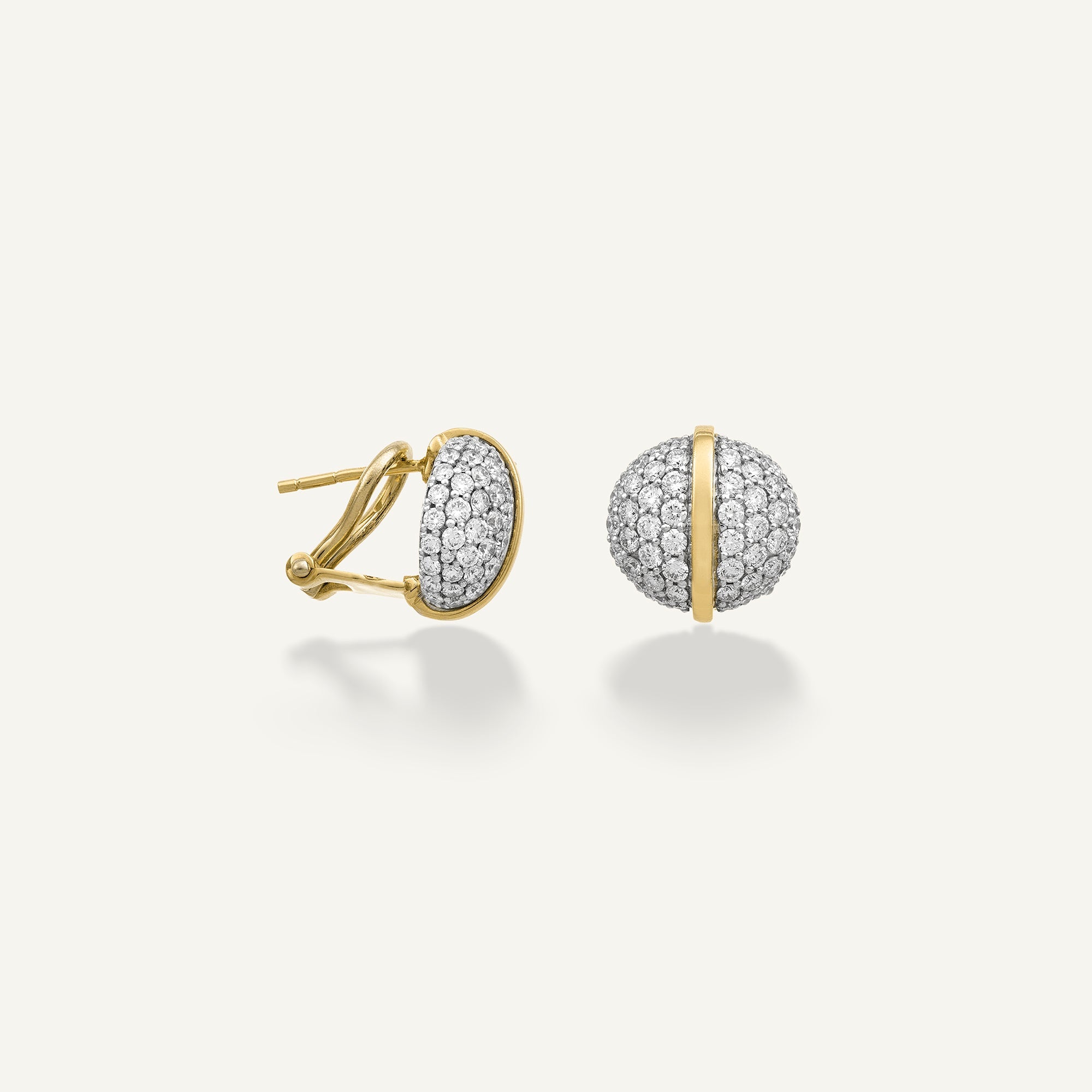 Gold earrings with diamonds