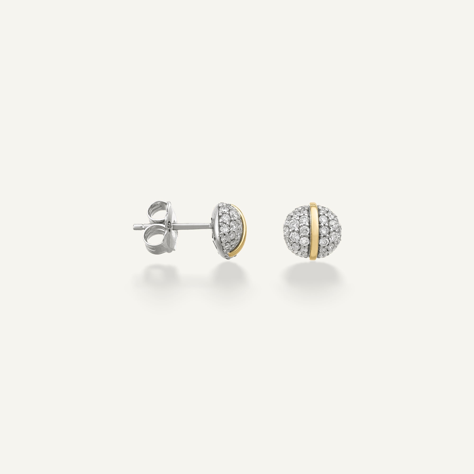 Gold earrings with diamonds