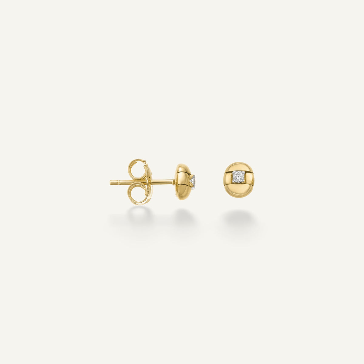 Gold earrings with diamonds