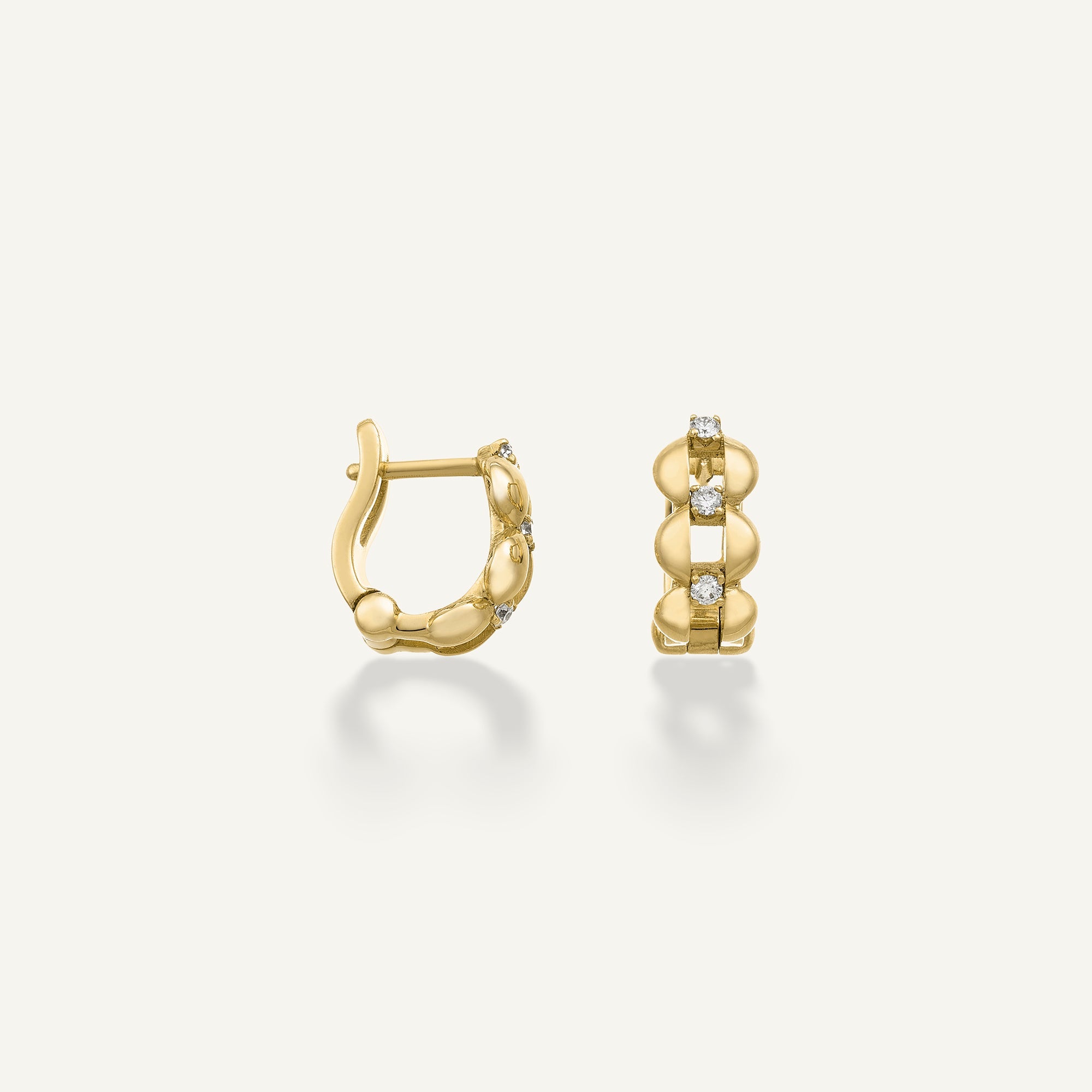 Gold earrings with diamonds
